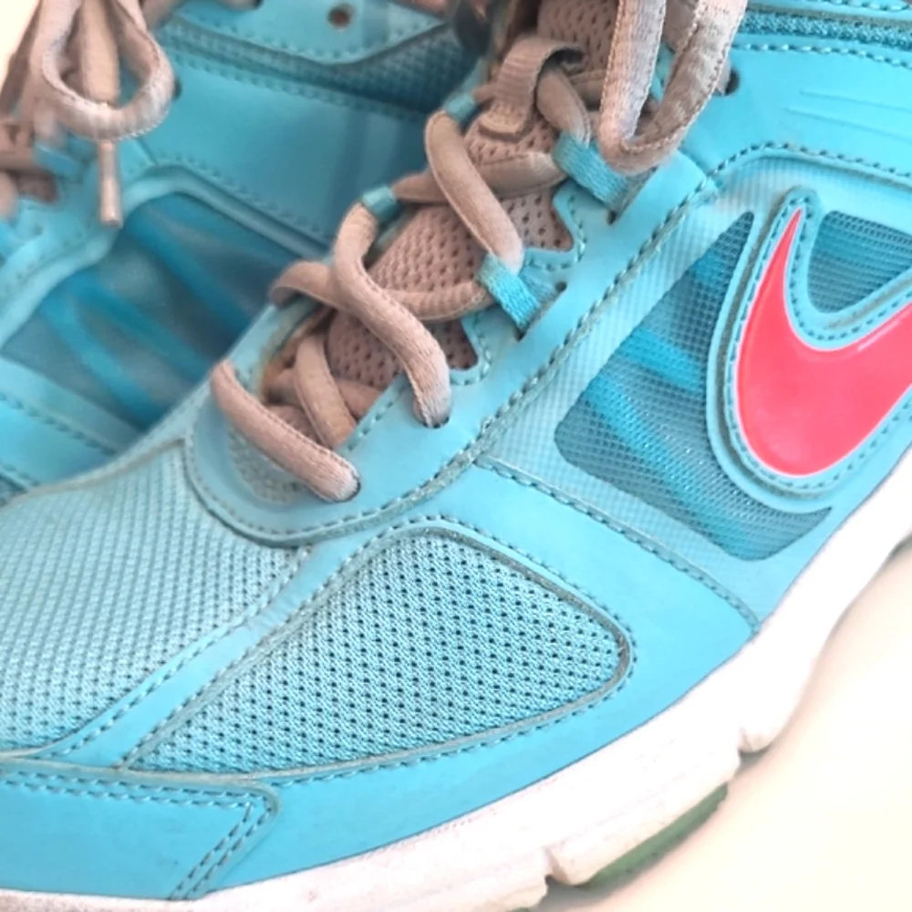 Nike Air Relentless Sneaker Breathable Mesh Swoosh Lace Up Low /Mid Top Walking